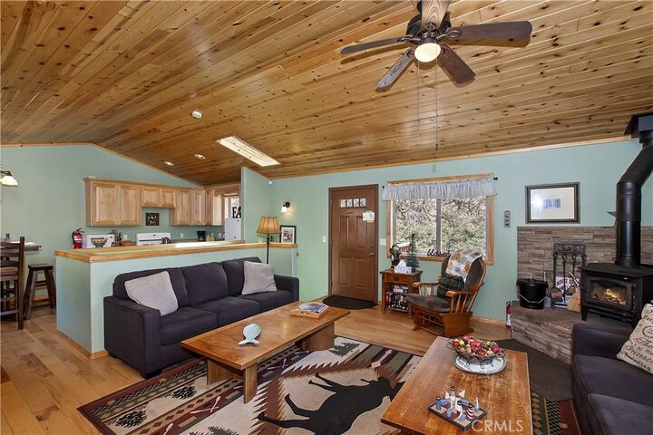 Property Photo:  33653 Green Valley Lane  CA 92341 