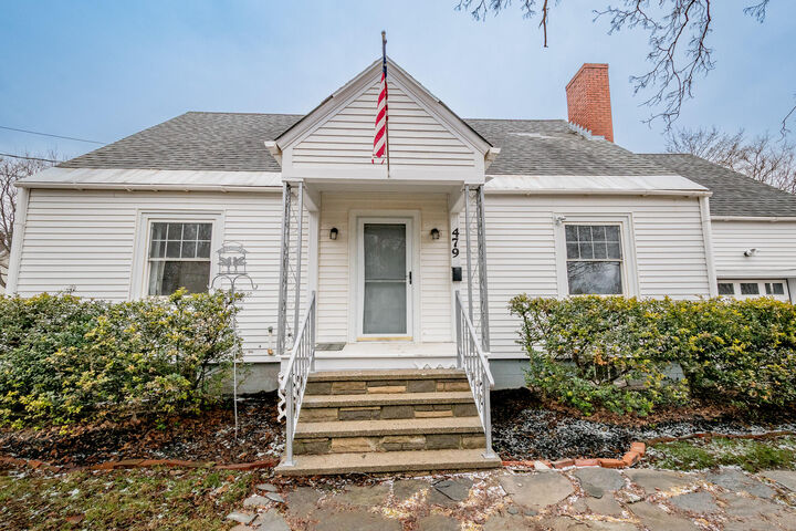 Property Photo:  479 Essex Street  ME 04426 