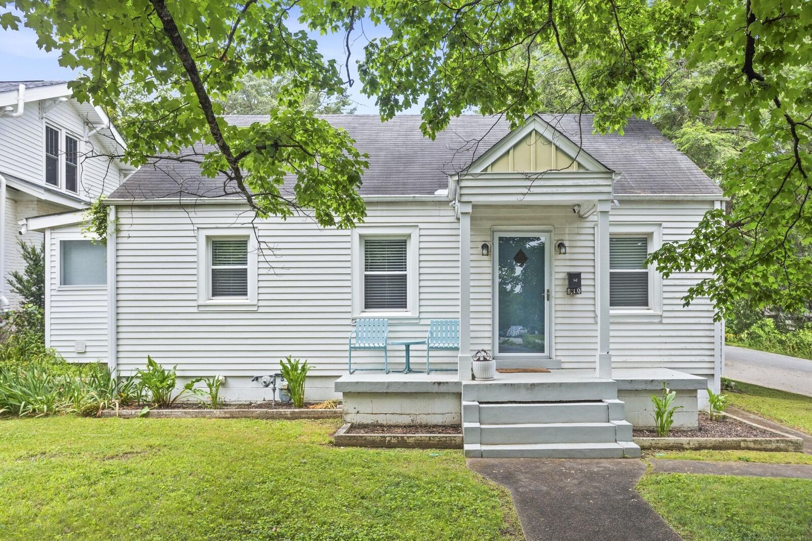 Property Photo:  810 N 16th St  TN 37206 