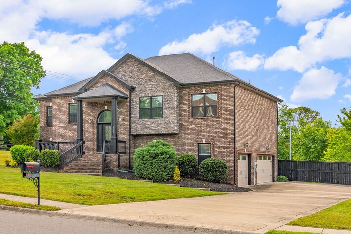 Property Photo:  2200 Ellington Gait Dr  TN 37043 