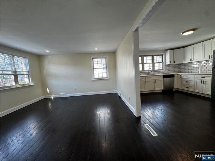 Property Photo:  158A Rutherford Place  NJ 07031 