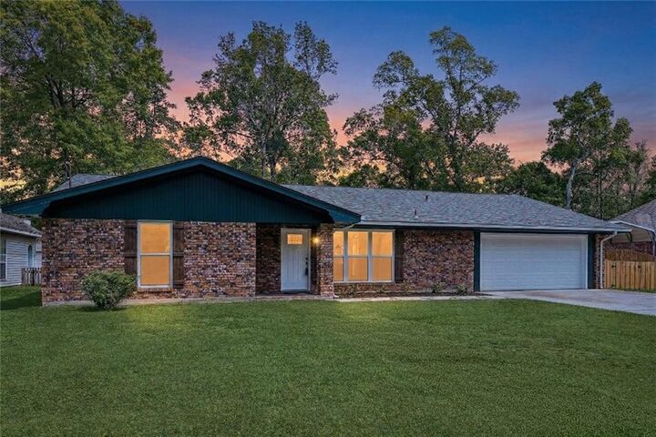 Property Photo: 1923 Destin Street LA 70448