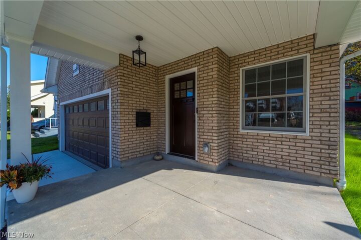 Property Photo: 924 Greyton OH 44112