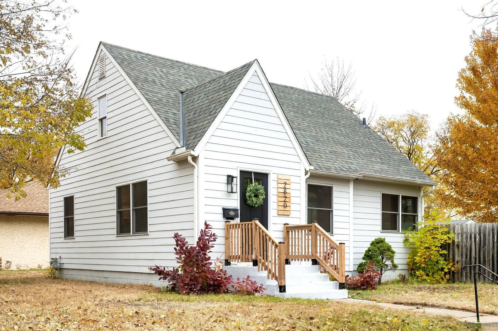 Property Photo:  2820 50th Ave N  MN 55430 