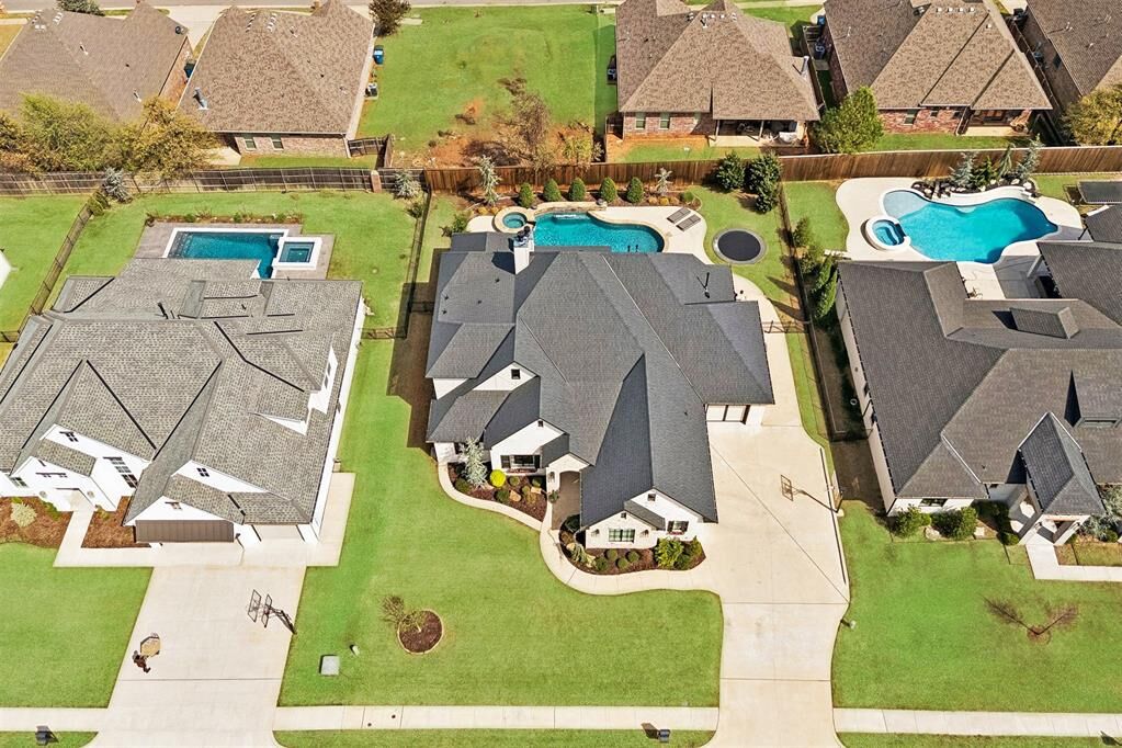 Property Photo:  2800 Sandstone Ridge  OK 73034 