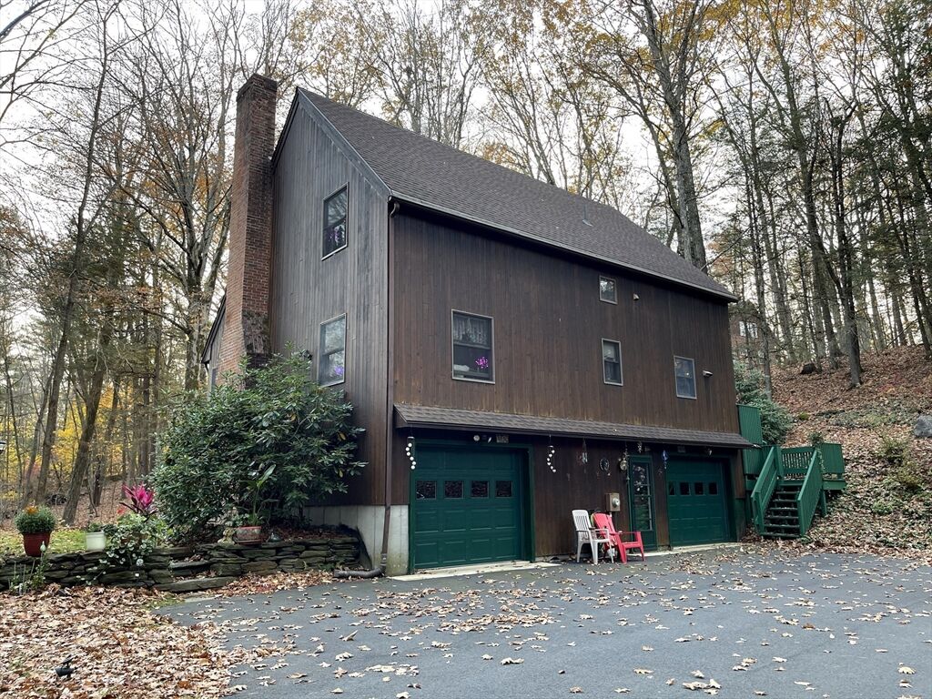 Property Photo:  62 Peabody Lane  MA 01301 