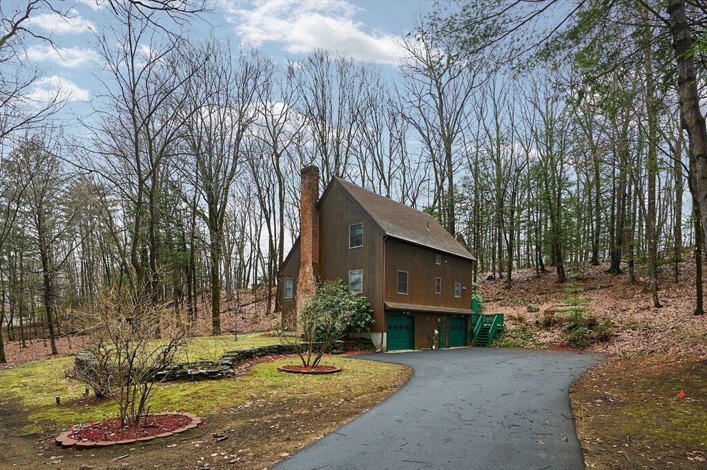 Property Photo:  62 Peabody Lane  MA 01301 