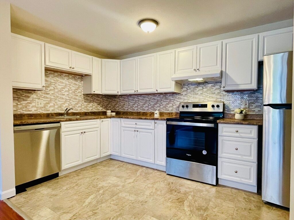 Property Photo:  16-A Mayberry Dr 1  MA 01581 