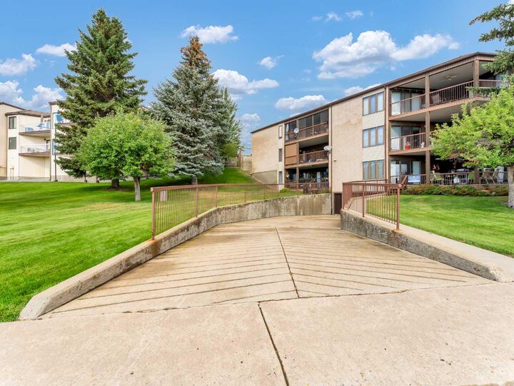 Property Photo: 1165 16 Street NE 1 AB T1C 1P7