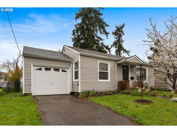 Property Photo: 6523 SE 84th Ave OR 97266