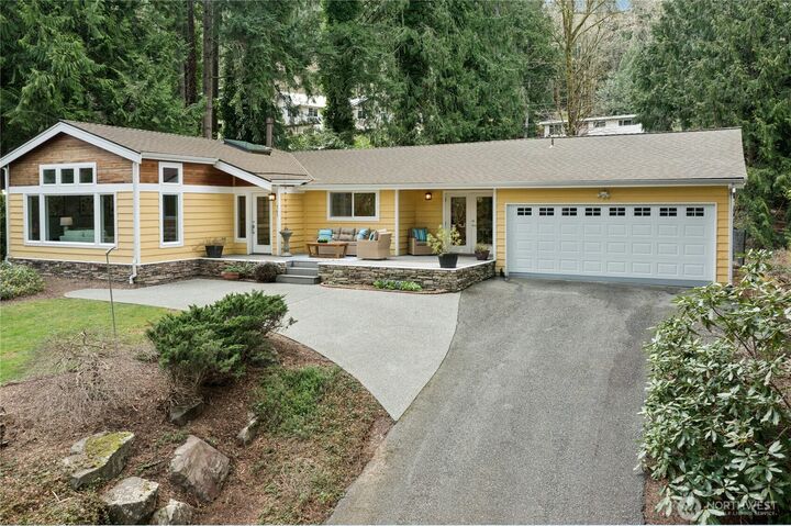 Property Photo:  762  Sunrise Place SW  WA 98027 