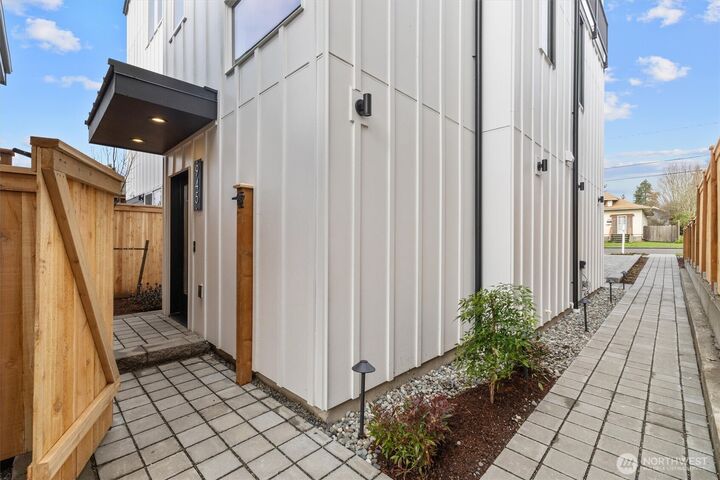 Property Photo:  945 NW 61st Street  WA 98107 