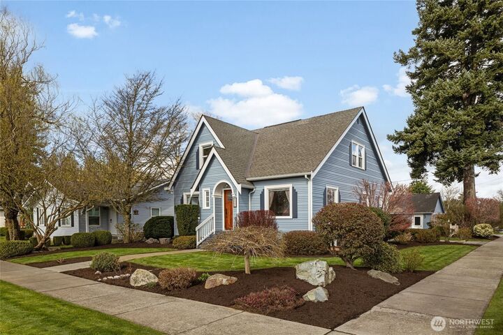 Property Photo:  802  Edson Street  WA 98264 