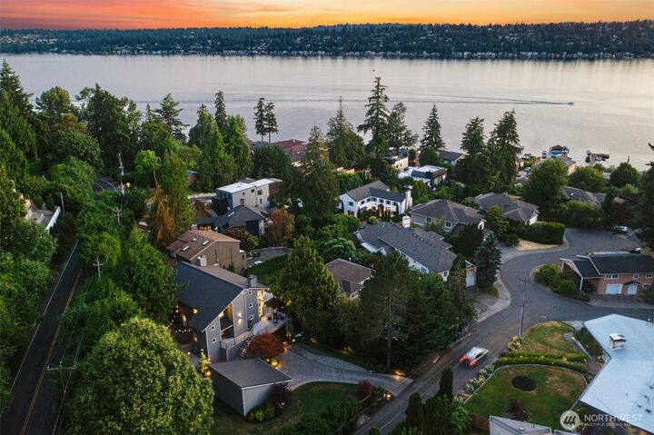 Property Photo:  6065 NE 135th Street  WA 98034 