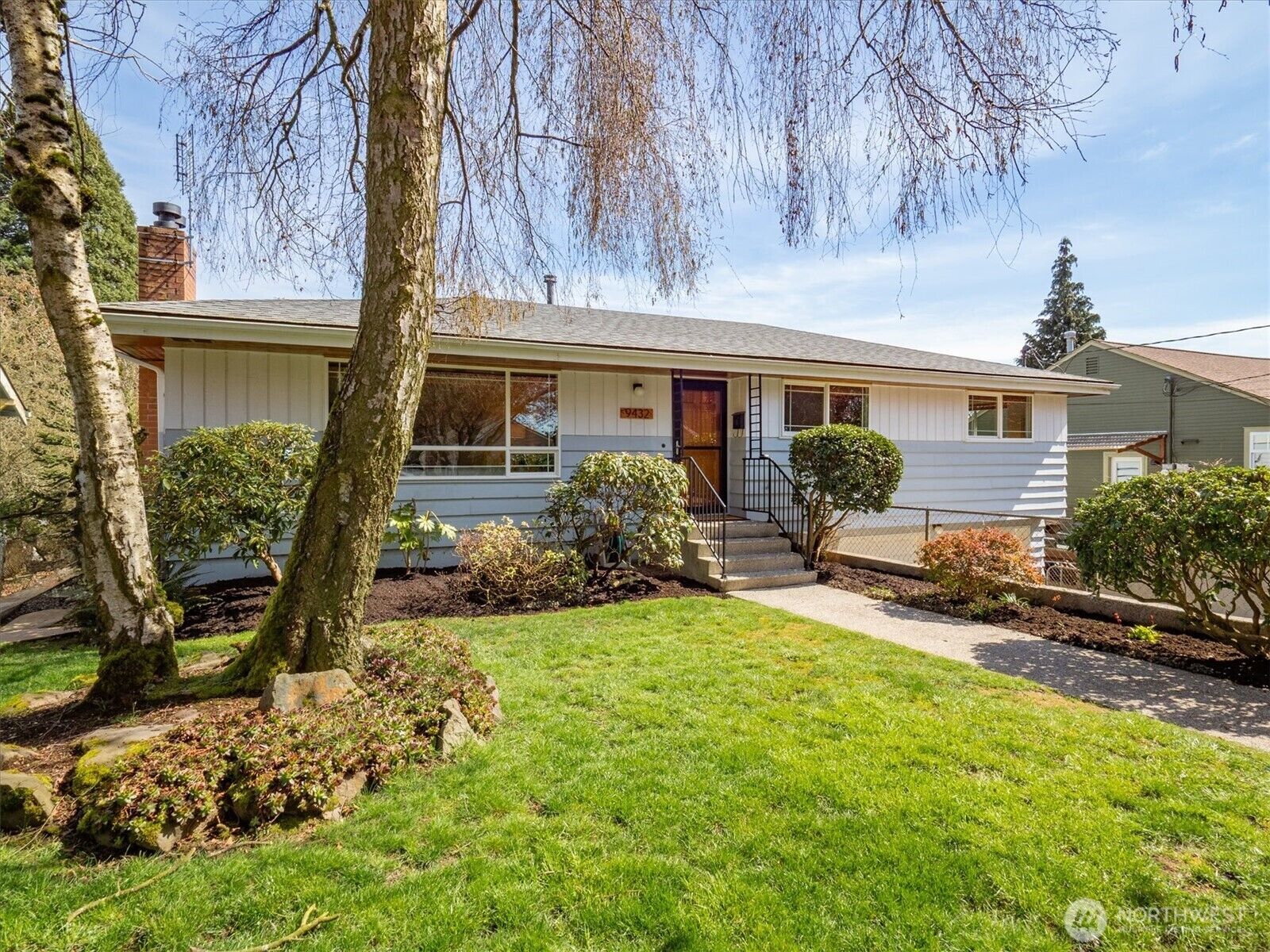 Property Photo:  9432  13th Avenue SW  WA 98106 