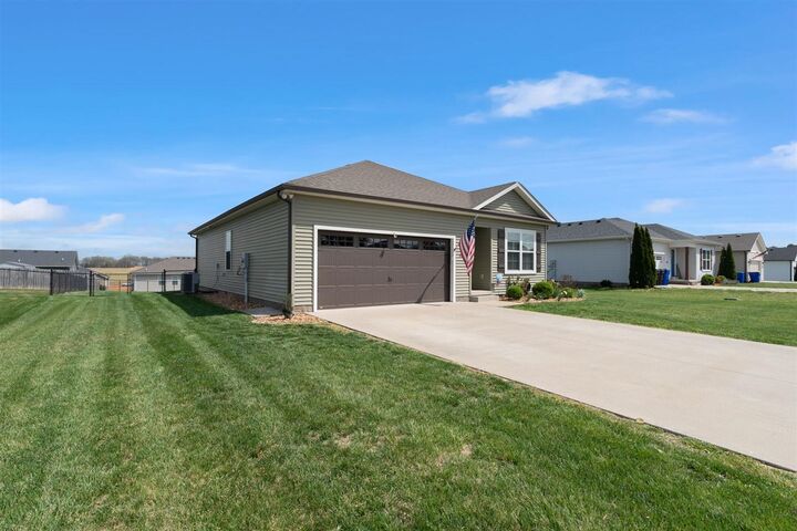 Property Photo: 124 Victoria Way KY 42134