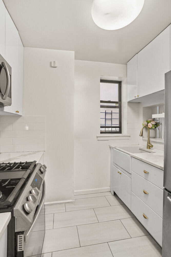 Property Photo:  513 W 157th Street 3B  NY 10032 