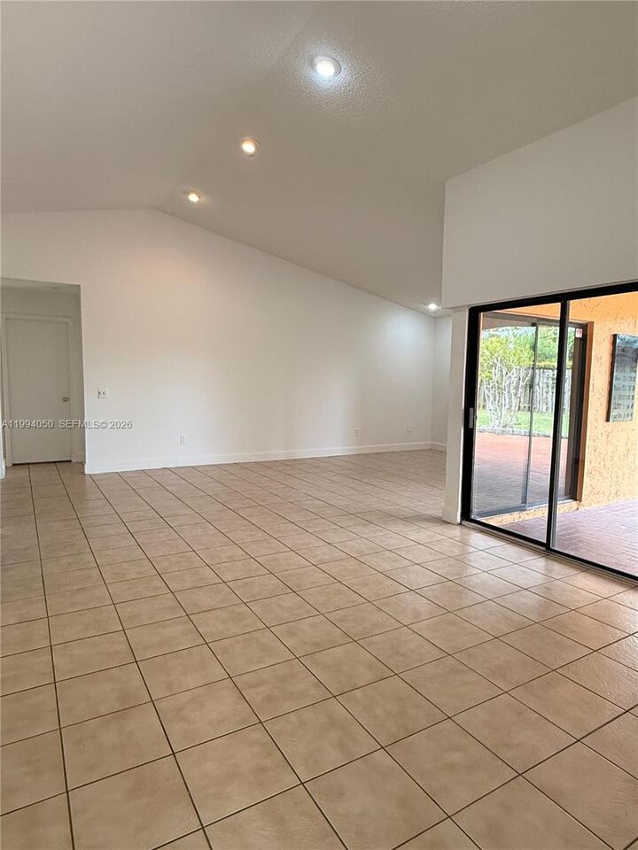 Property Photo: 14729 SW 53rd Ter FL 33185