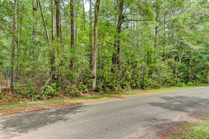 Property Photo:  137 Marilyn  TX 77657 