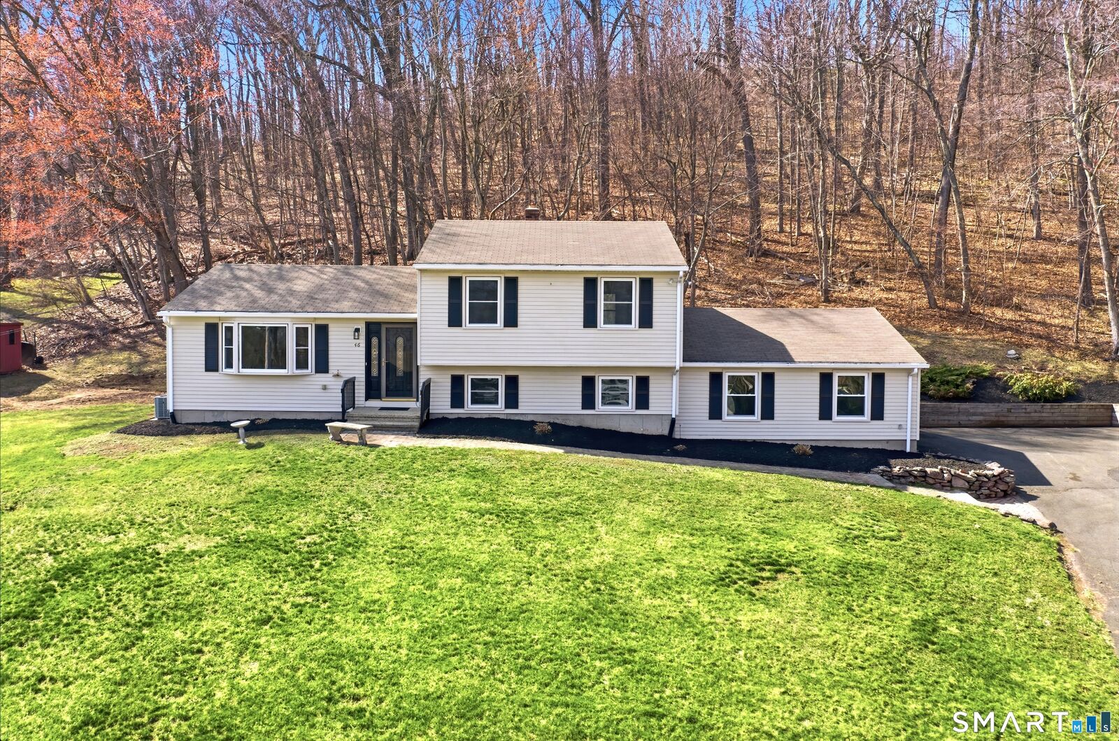 Property Photo:  46 Rainbow Court  CT 06514 