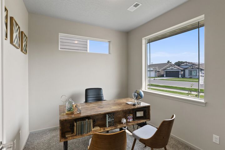 Property Photo:  503 N Arc Ct  WA 99016 