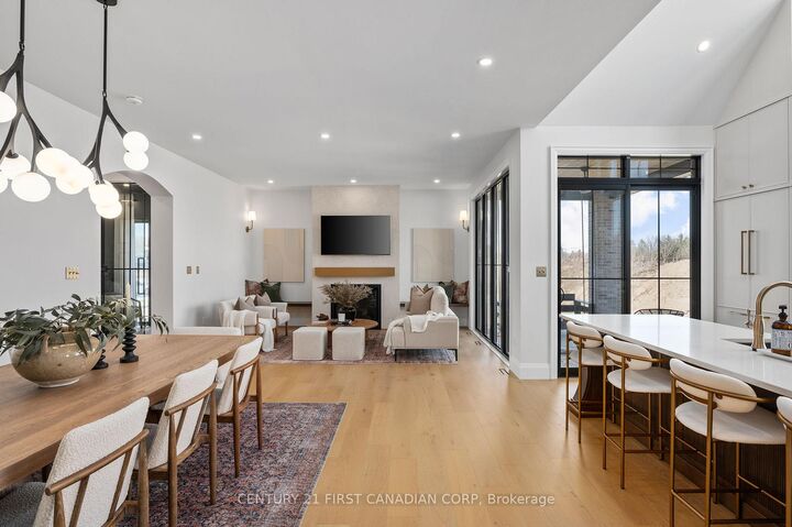 Photo de la propriété:  207 Foxborough Place  ON N0M 2P0 