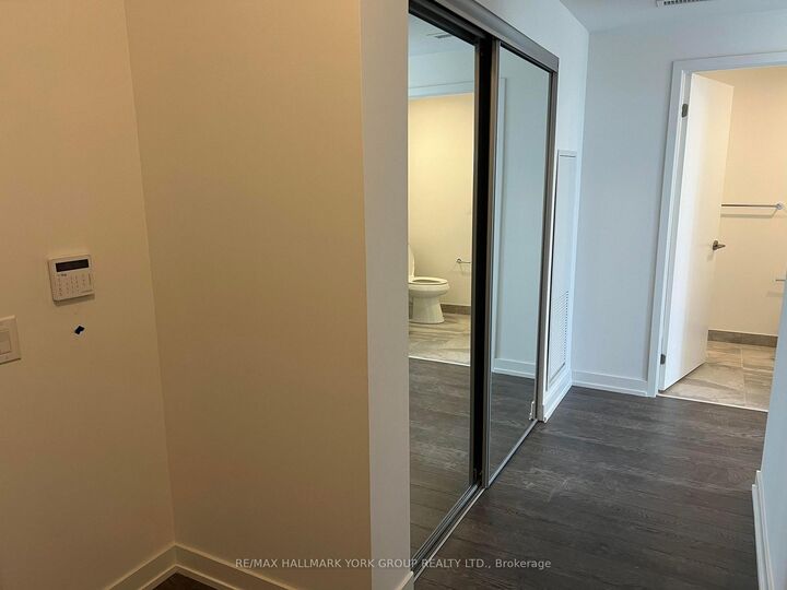 Property Photo: 20 O'Neill Road 1523 ON M3C 0R2