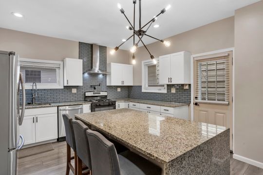 Property Photo:  1850 Middle Street  PA 15215 