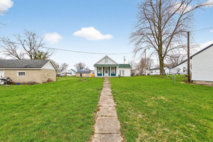 Property Photo: 328 W Light Street OH 43078