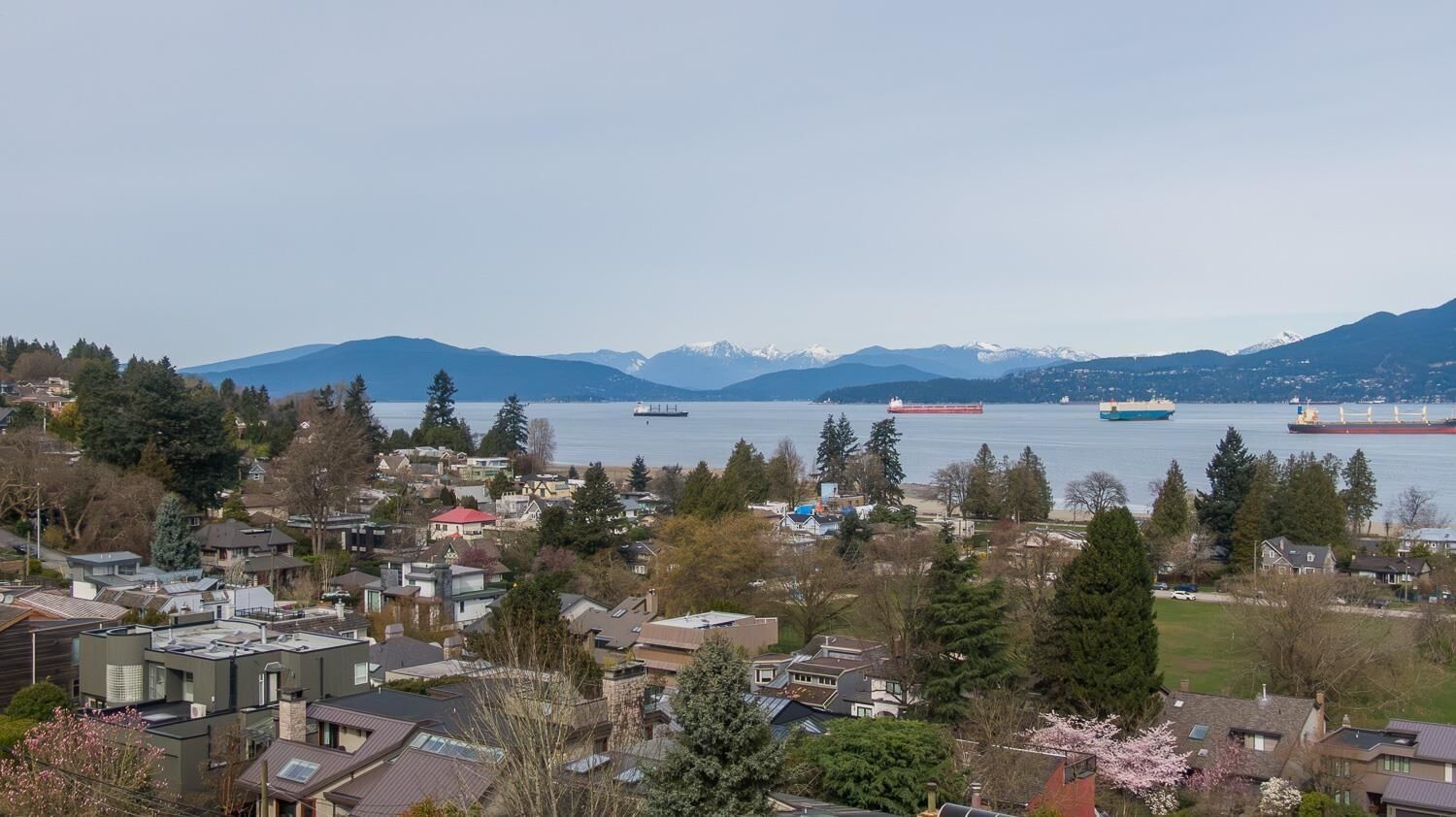 Property Photo: 4418 W 2nd Avenue BC V6R 1K5