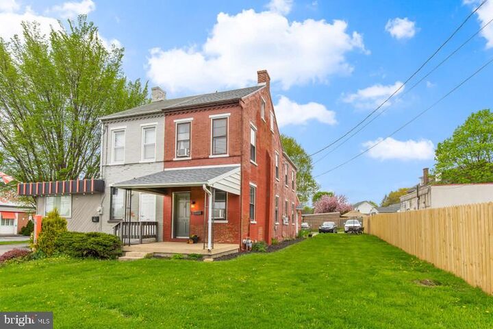 Property Photo:  1513 Oregon Pike  PA 17601 