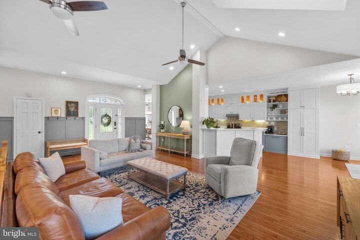 Property Photo:  15657 Purcellville Road  VA 20132 