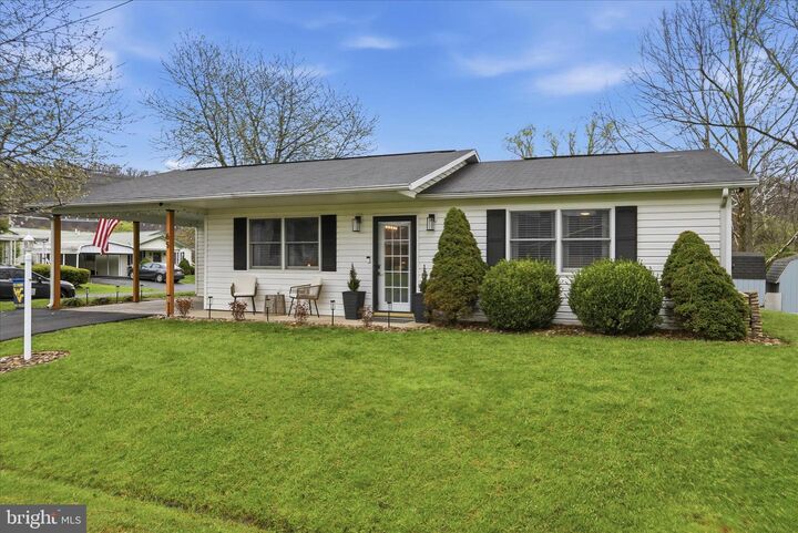 Property Photo:  65 S Hummingbird Street  WV 26726 