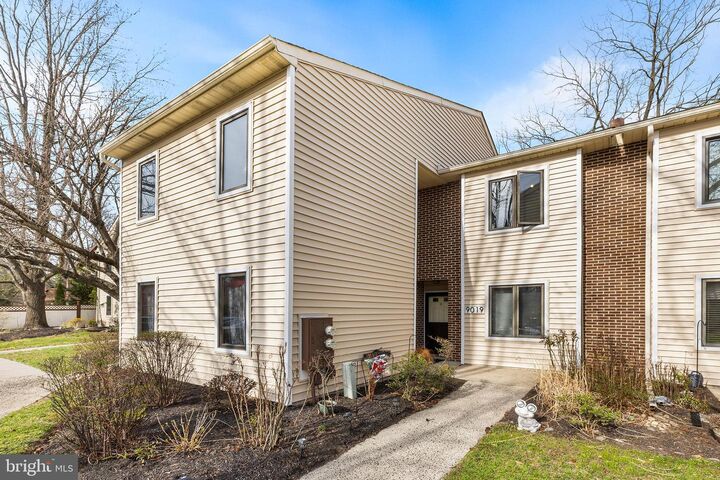 Property Photo:  9019 Ayrdale Crescent Street 48A  PA 19128 