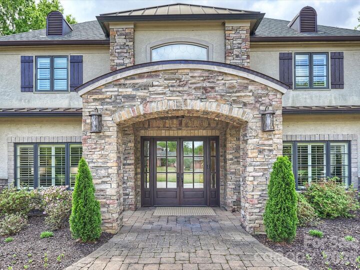 Property Photo:  4330 Carmel Valley Road  NC 28226 