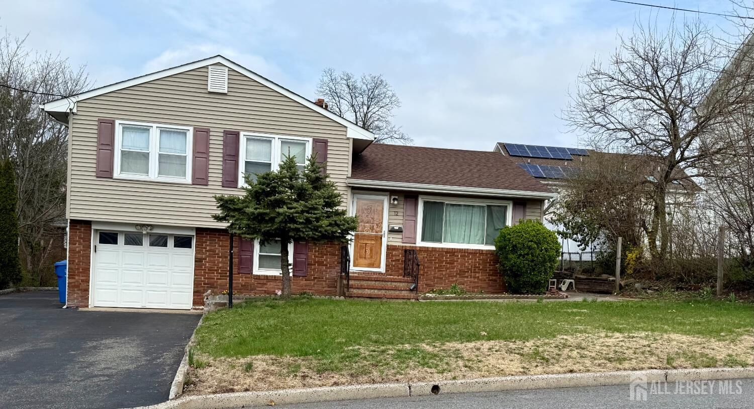 Property Photo:  12 Park Avenue  NJ 08830 