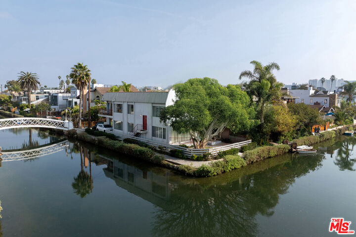 Property Photo: 2300 Grand Canal CA 90291