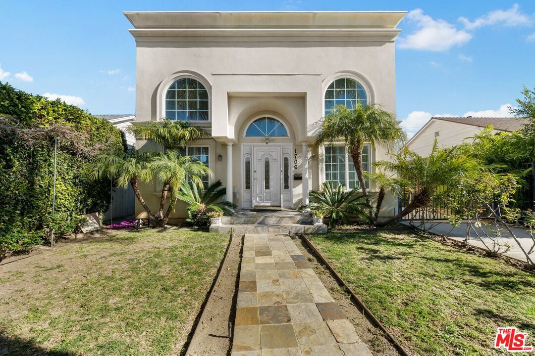 Property Photo: 1706 Amherst Ave CA 90025
