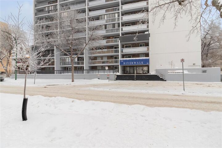 Property Photo: 15 Kennedy Street MB R3C 3X5