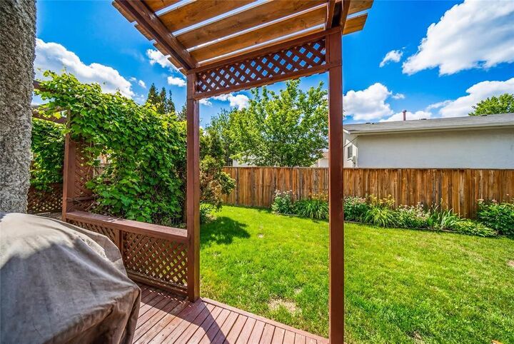 Property Photo: 115 Uxbridge Road North MB R2G 3E9