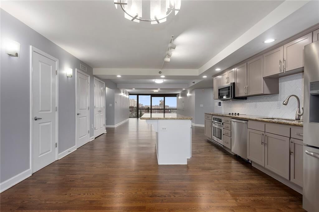 Property Photo:  600 Admiral Boulevard 601  MO 64106 