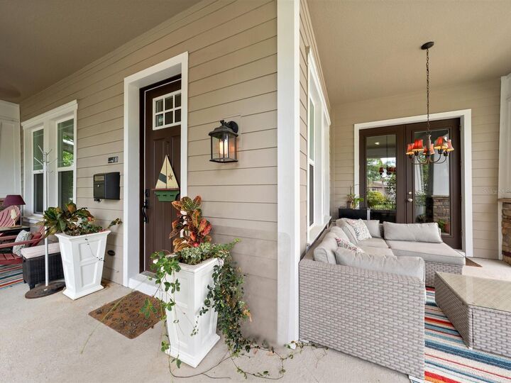 Property Photo: 710 36th Avenue N FL 33704