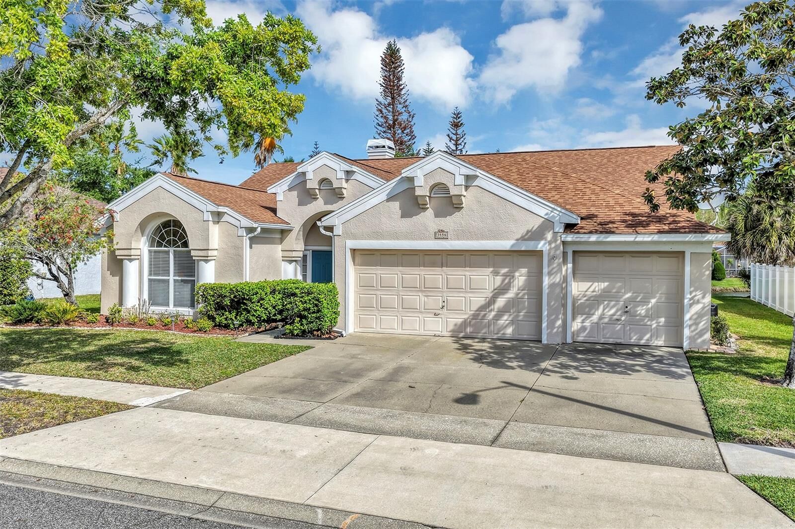 Property Photo:  3556 Amaca Circle  FL 32837 