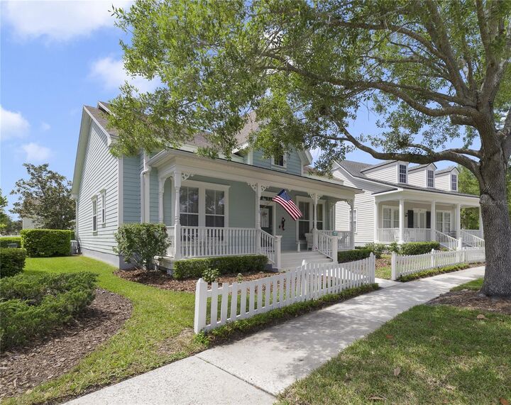 Property Photo:  104 Eastpark Crescent  FL 34747 