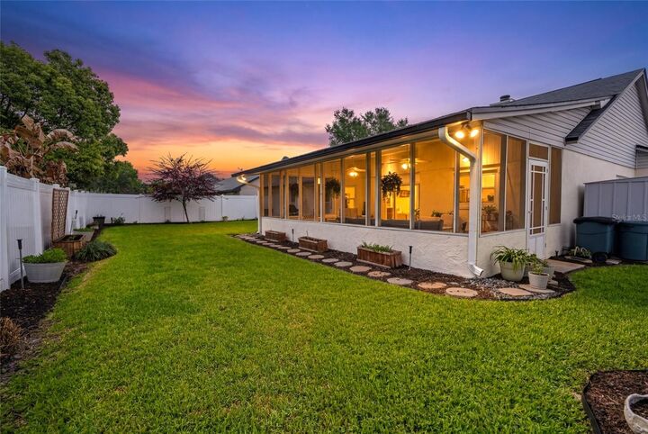 Property Photo:  1006 Ohanlon Court  FL 32765 