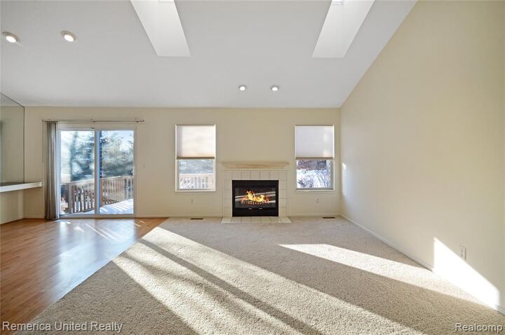 Property Photo:  263 Whispering Hill  MI 48390 3960 