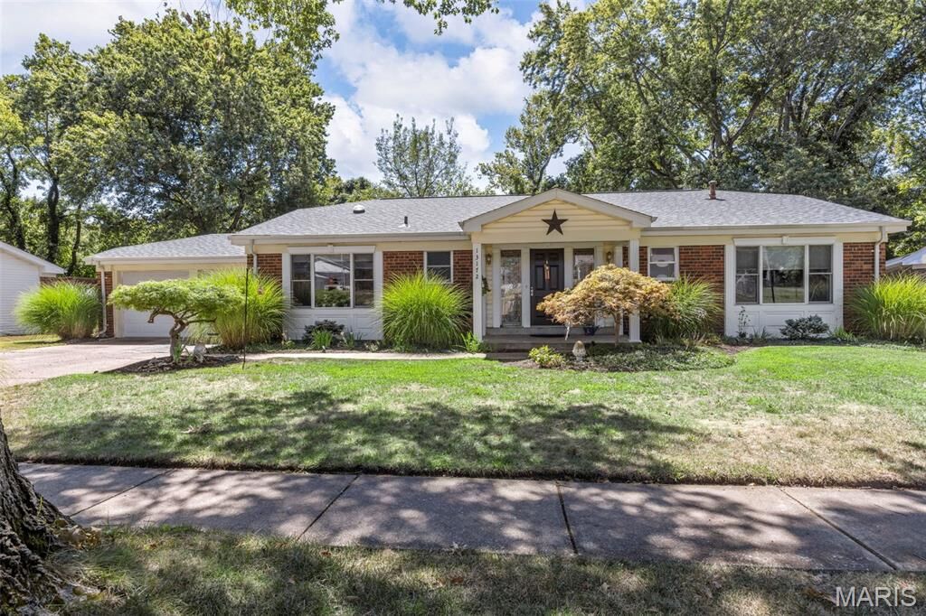 Property Photo:  13172 Greenbough Drive  MO 63146 