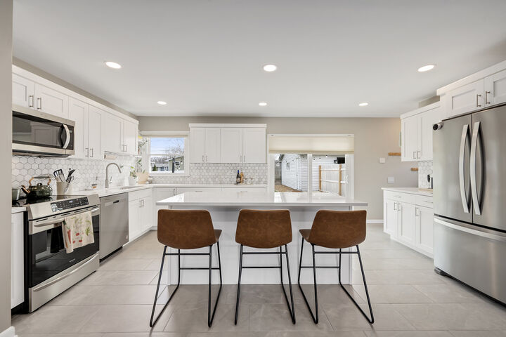 Property Photo:  6213 Leonard Avenue  IL 60516 