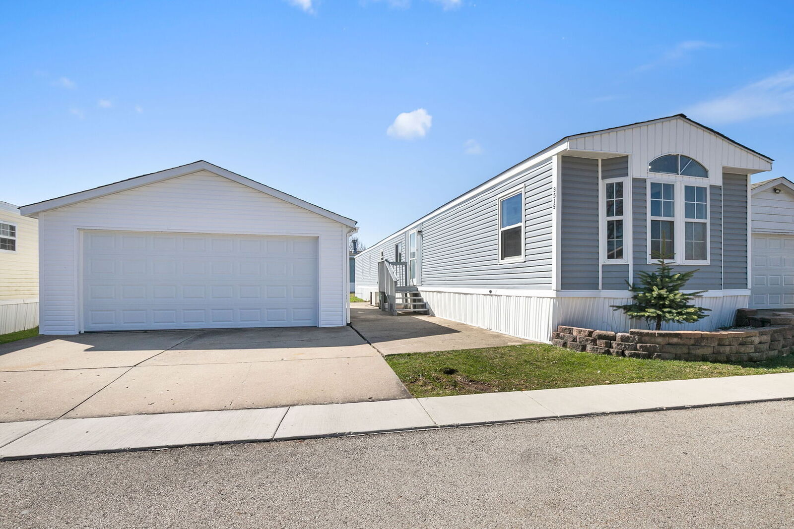 Property Photo:  3515 Barb Avenue  IL 60085 