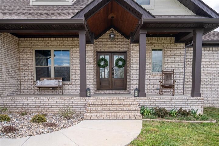 Property Photo:  114 Hurst Dr  TN 38468 